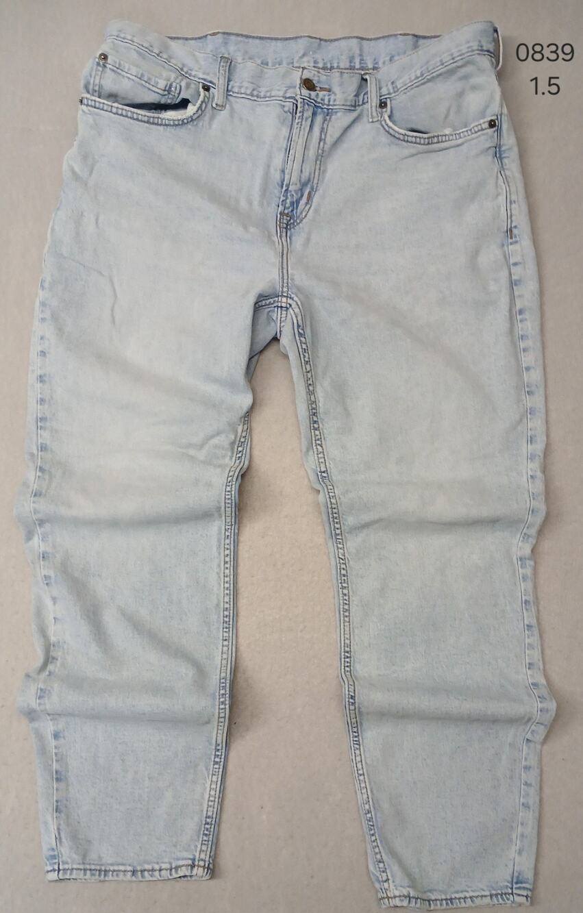 Old Navy (38x32) Men's Relaxed Straight Fit Light Denim Jeans
